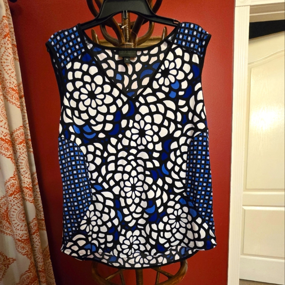 Worthington Blue and Soft White Graphic Sleeveless Top NWOT